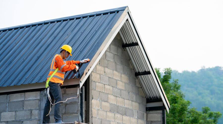 Expert Emergency Roof Repairs services in Barstow, IL